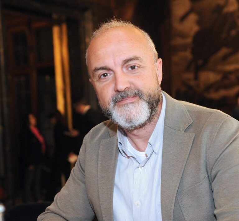 Moderador: Oriol Estela